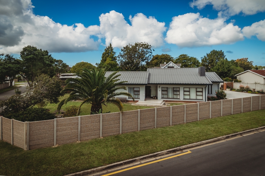 3 Bedroom Property for Sale in Denver Park Western Cape